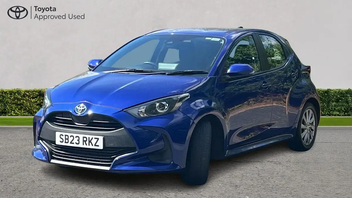 Used Toyota Yaris 116 HP (85 kW) 2023 Galactic blue Hatchback