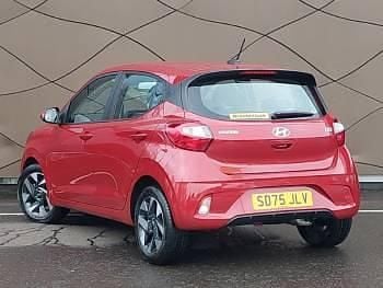 Used Hyundai i10 Advanced 63 HP (46 kW) 2025 Red Hatchback