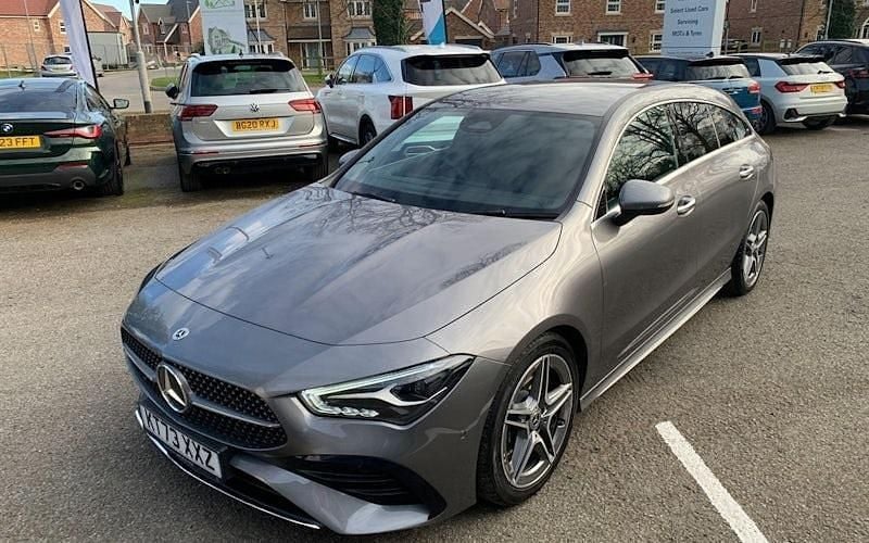 Used Mercedes CLA200 Shooting Brake Executive 163 HP (119 kW) 2025 Estate