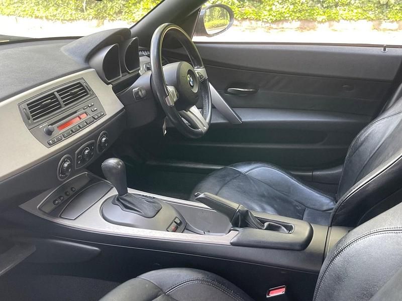Begagnad BMW Z4 Impressive 170 HK (125 kW) 2004 Svart Cab