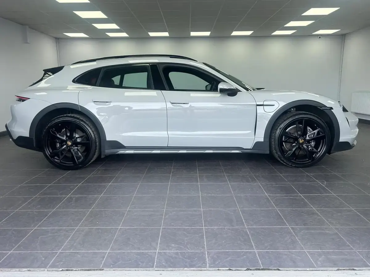Used Porsche Taycan Cross Turismo 350 kW (476 HP) 2022 Grey Estate
