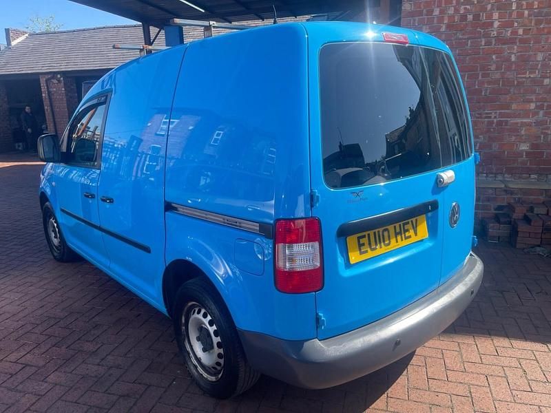 Used VW Caddy 69 HP (50 kW) 2010 Blue MPV
