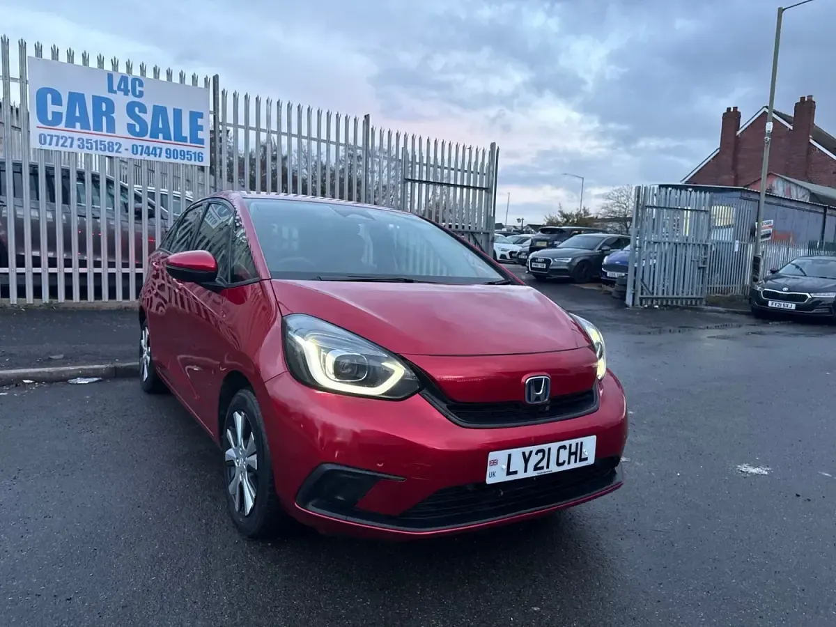 Used Honda Jazz Hybrid 109 HP (80 kW) 2021 Red Hatchback