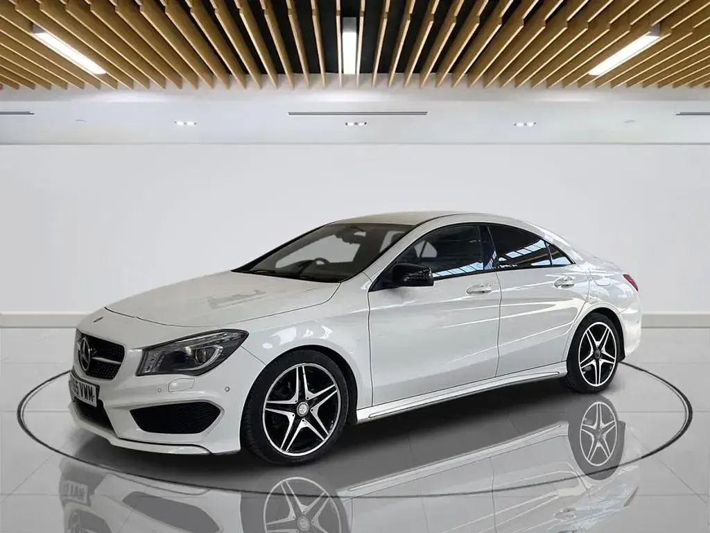 Used Mercedes CLA180 AMG 122 HP (89 kW) 2015 White Sedan
