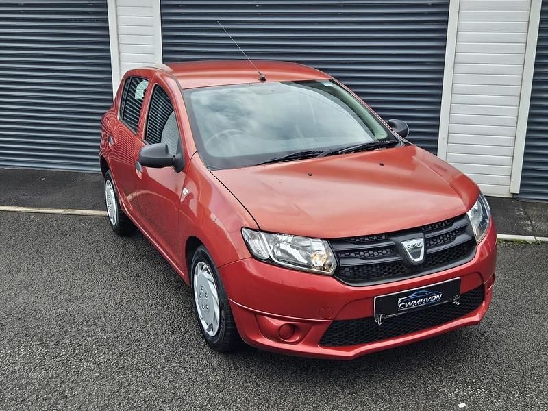 Used Dacia Sandero Ambiance 2015 Red Hatchback