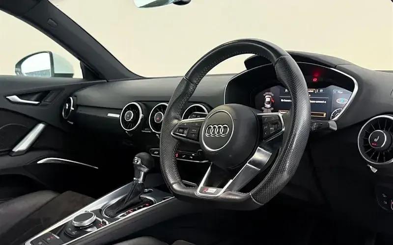 Used Audi TT S-Line 180 HP (132 kW) 2018 White Coupe