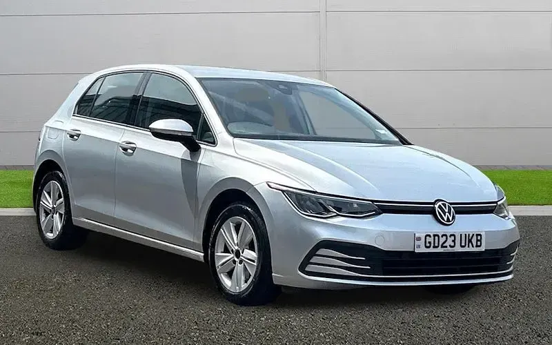 Begagnad VW Golf VIII Life 150 HK (110 kW) 2023 Halvkombi