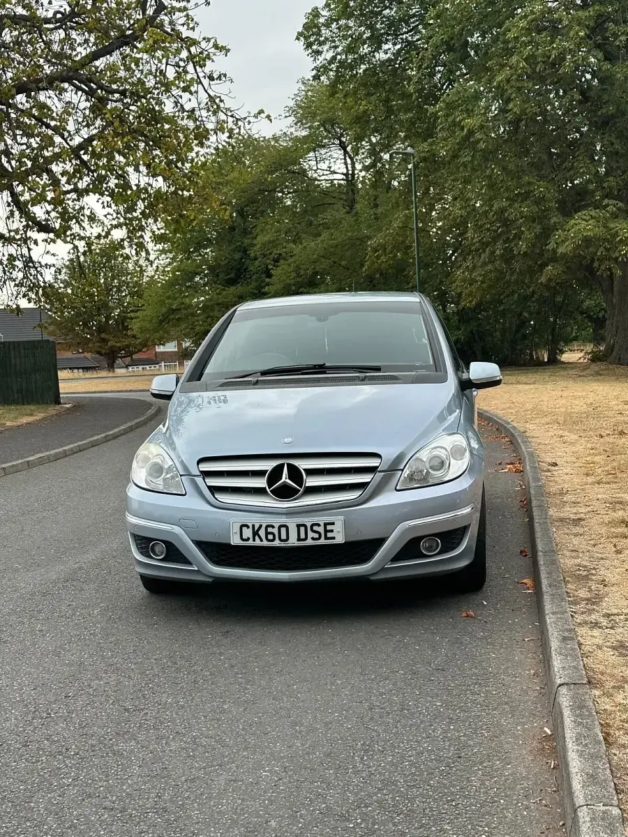 Used Mercedes B180 SE 2010 Blue MPV