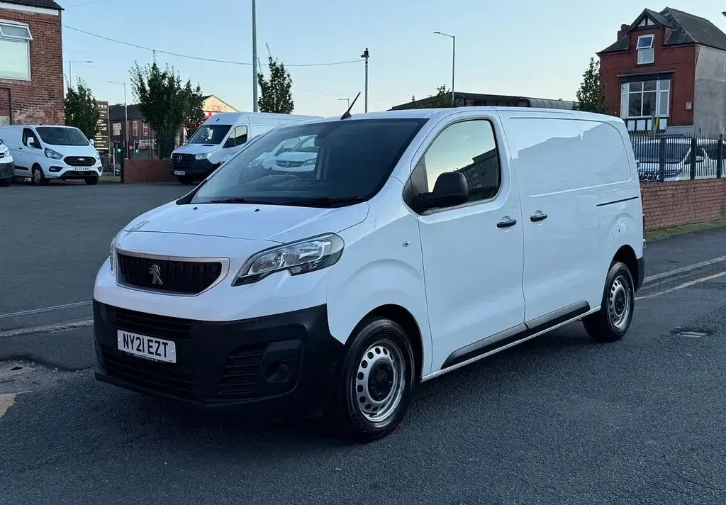 Used Peugeot Expert 120 HP (88 kW) 2021 White Van