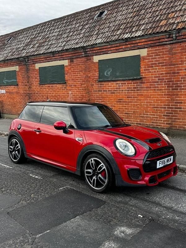 Used Mini John Cooper Works Hatch 231 HP (169 kW) 2016 Red Hatchback