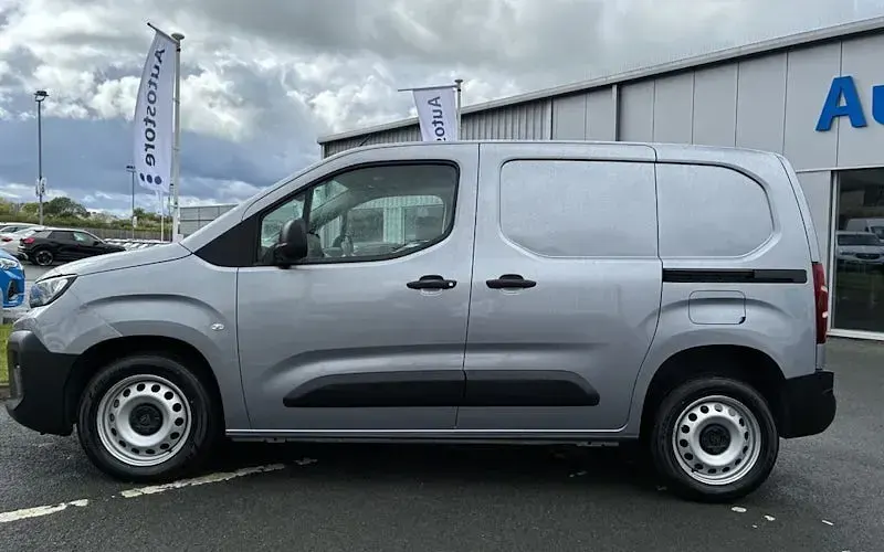 Used Peugeot Partner 102 HP (75 kW) 2025 MPV