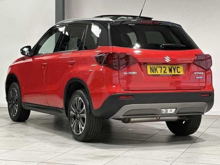 Used Suzuki Vitara SZ5 129 HP (94 kW) 2022 Bright red/black roof SUV