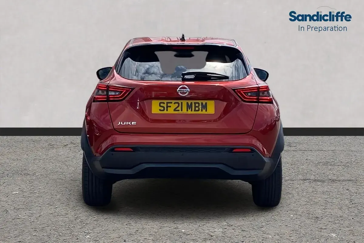 Used Nissan Juke N-Connecta 114 HP (83 kW) 2023 Red SUV