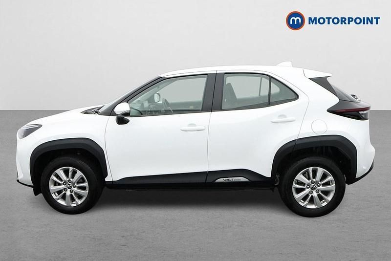 Used Toyota Yaris Hybrid 2023 White Hatchback