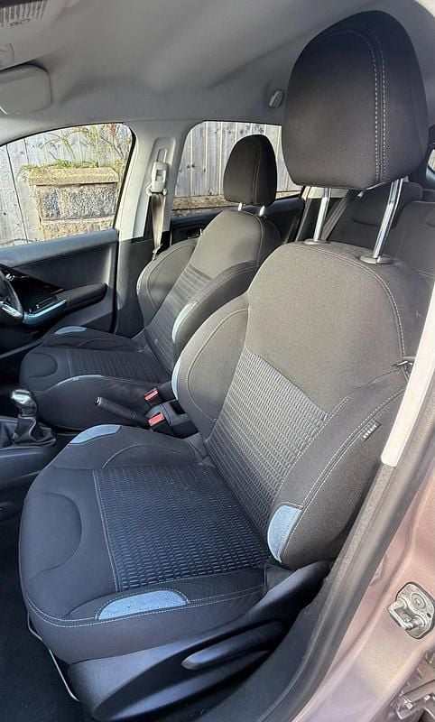 Used Peugeot 208 Allure 2013 Pink Hatchback