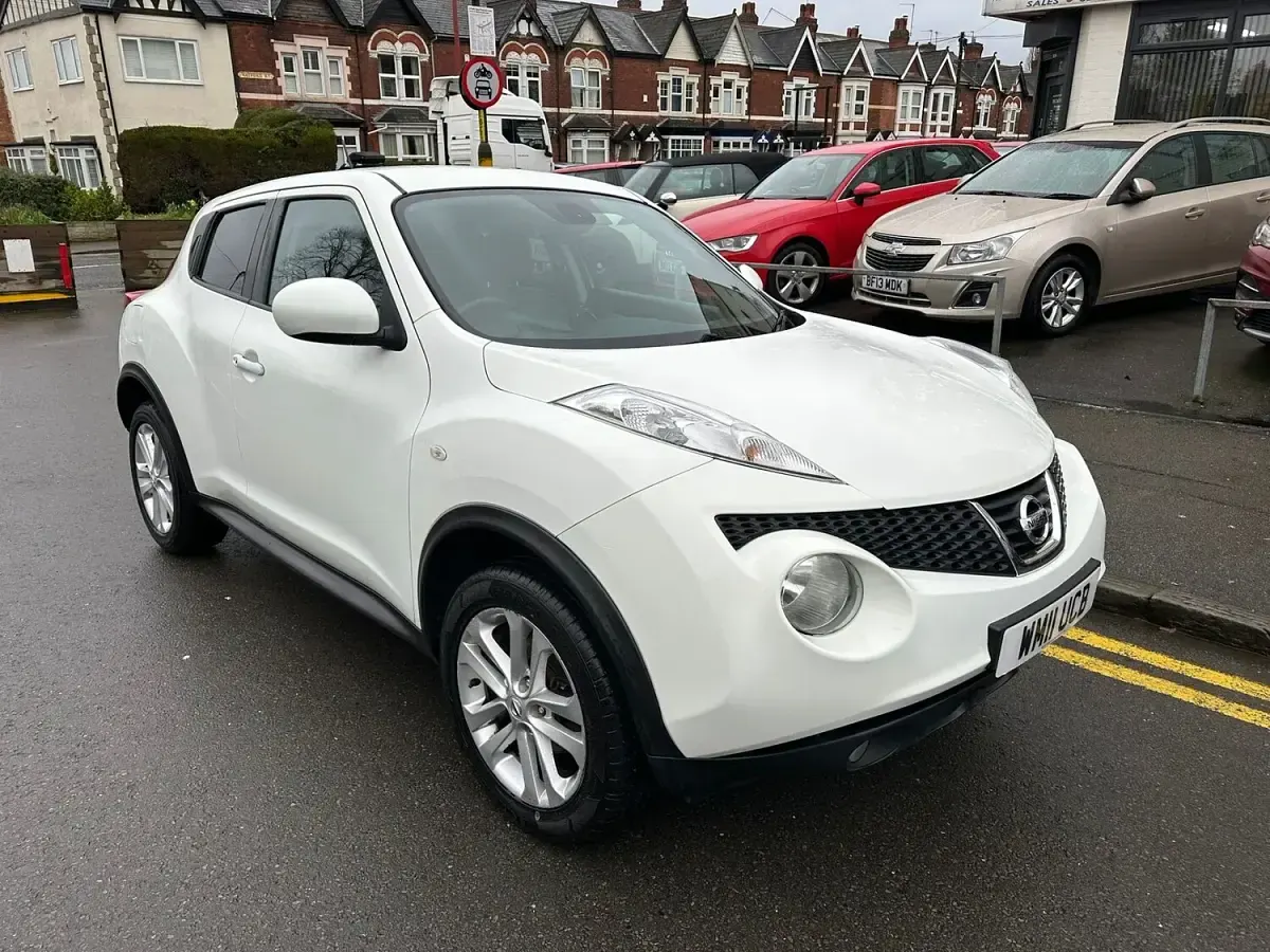 Used Nissan Juke Tekna 110 HP (80 kW) 2011 White SUV