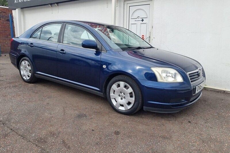 Blue Used 2005 Toyota Avensis T2 Hatchback | £1,495 (Fair price) - Image 1/1