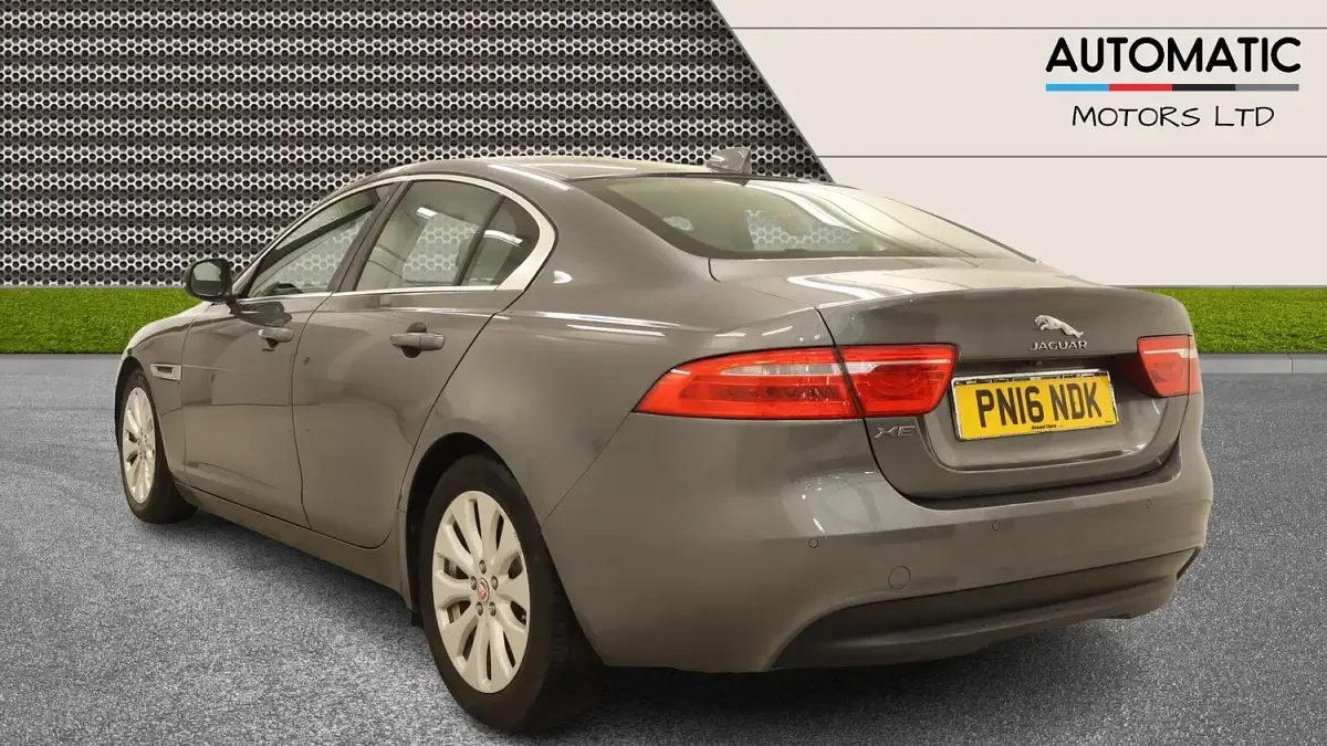 Used Jaguar XE Prestige 163 HP (119 kW) 2016 Grey Sedan