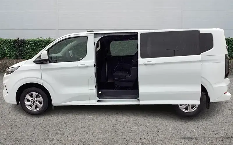 Used Ford Transit Custom Limited 136 HP (100 kW) 2025 Estate