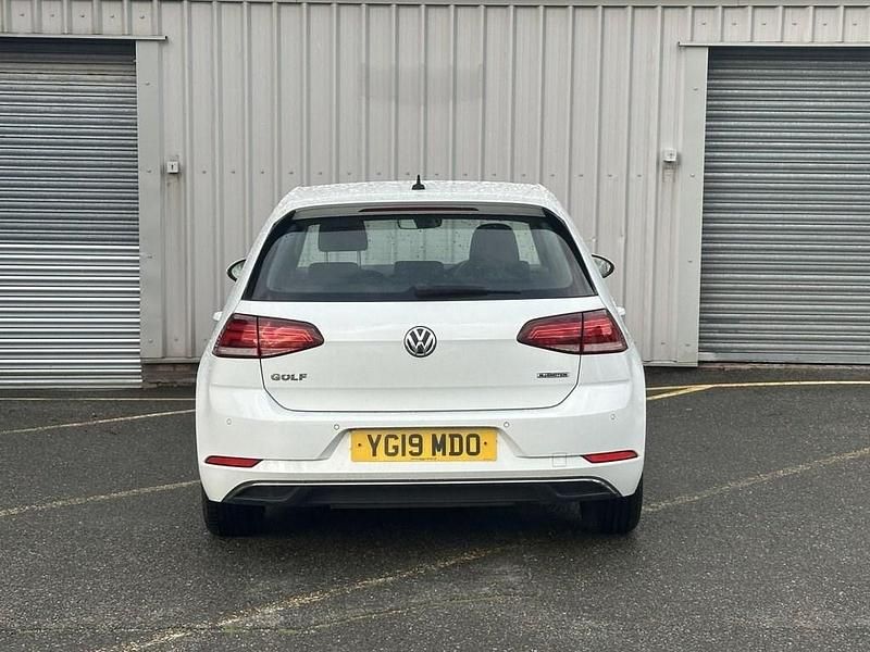 Used VW Golf VII SE 130 HP (95 kW) 2019 White Hatchback