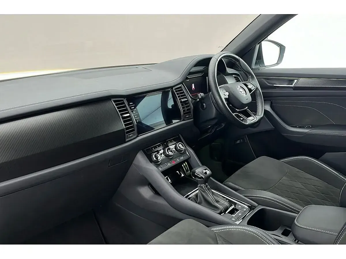 Used Skoda Kodiaq SportLine 150 HP (110 kW) 2023 Brilliant silver metallic SUV