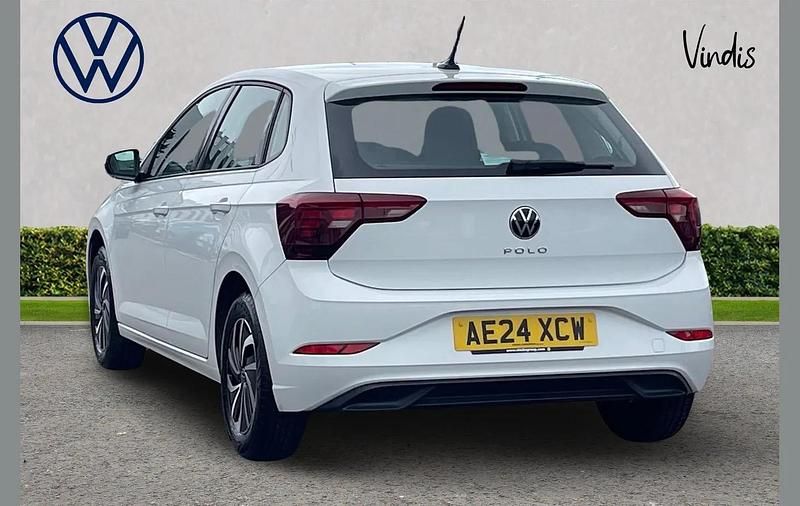 Used VW Polo Life 80 HP (58 kW) 2024 White Hatchback