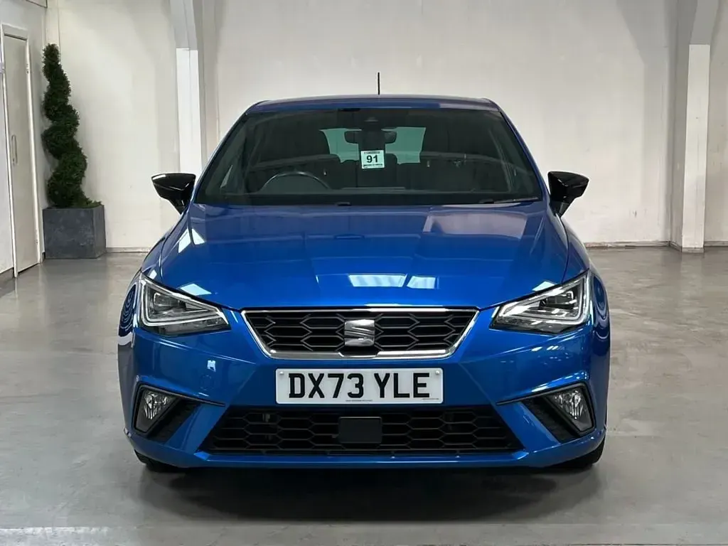 Używany Seat Ibiza FR 95 KM (69 kW) 2023 Niebieski Hatchback