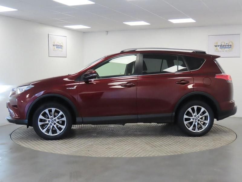 Used Toyota RAV4 197 HP (144 kW) 2016 Red Estate