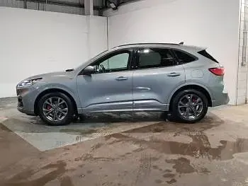 Używany Ford Kuga ST-Line 150 KM (110 kW) 2022 Srebrny SUV