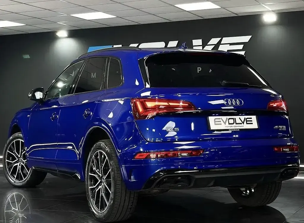 Used Audi Q5 Comfort 265 HP (194 kW) 2023 Blue SUV