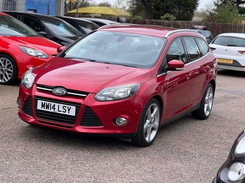 Used Ford Focus Titanium 2014 Red Estate