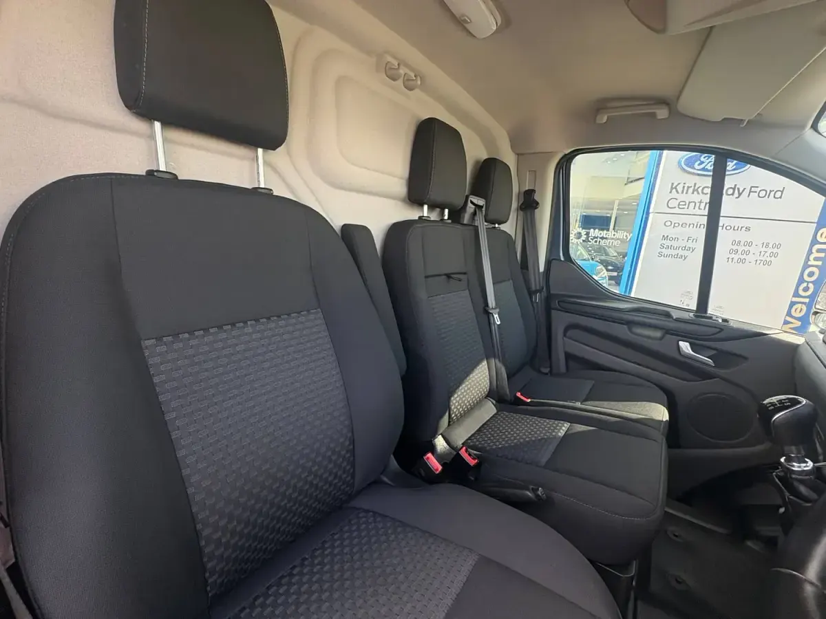 Usado Ford Transit Custom Trend 130 HP (95 kW) 2024 Azul
