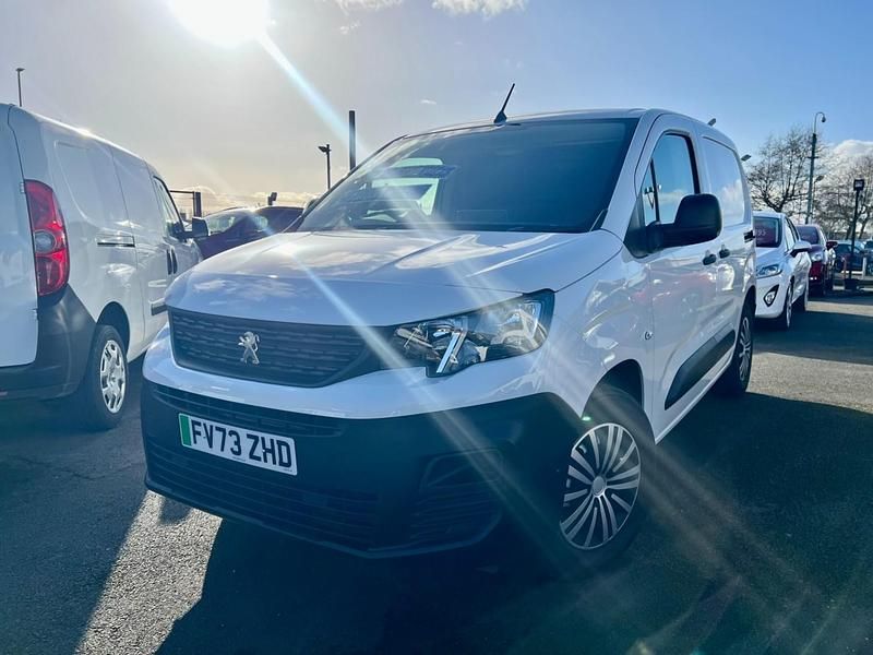 Used Peugeot E-Partner Premium 100 kW (136 HP) 2023 White MPV