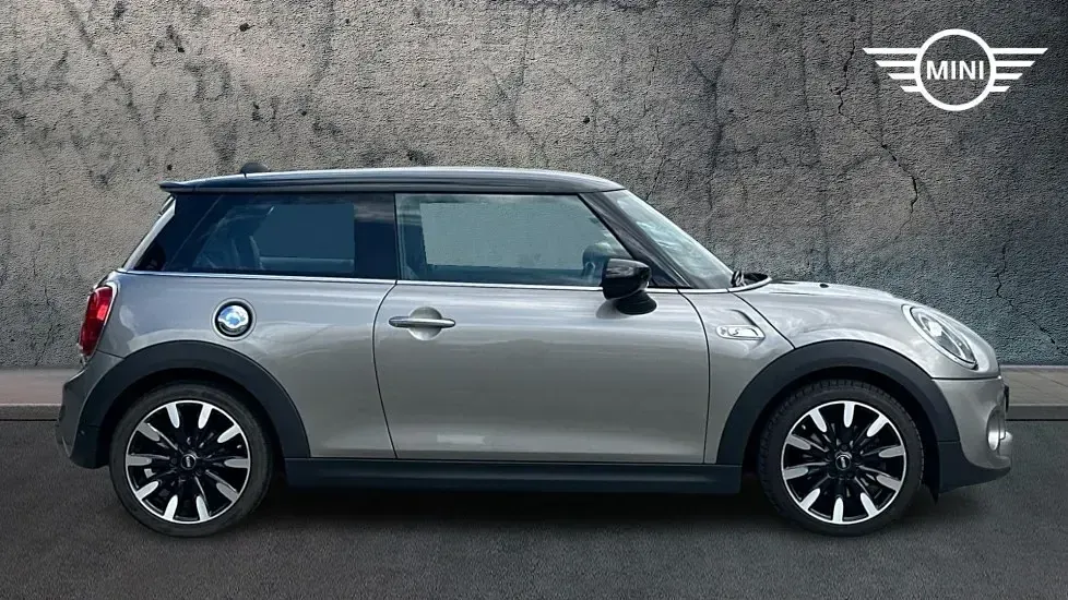 Used Mini Cooper S Exclusive 192 HP (141 kW) 2019 Silver Hatchback
