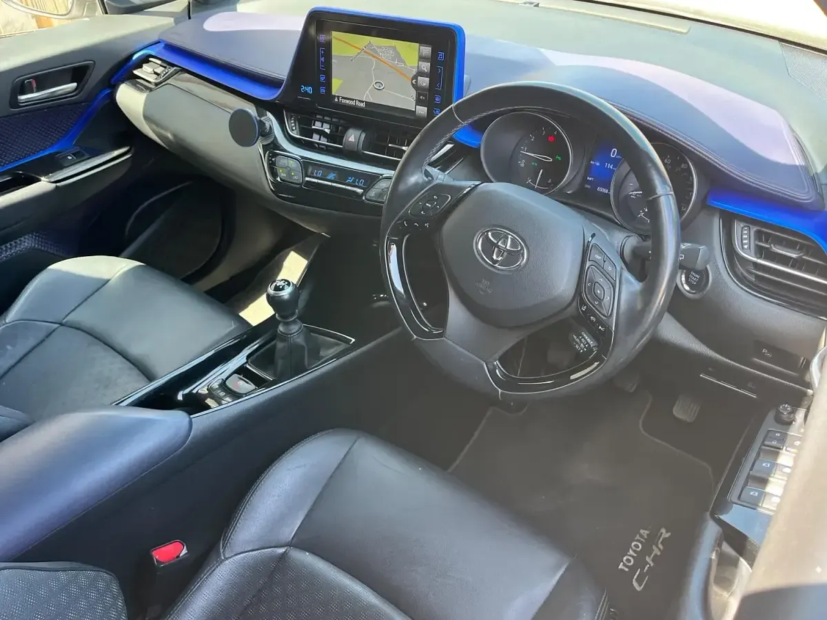 Used Toyota C-HR 116 HP (85 kW) 2017 Silver SUV