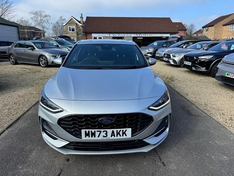Used Ford Focus ST-Line 125 HP (91 kW) 2023 Silver Hatchback