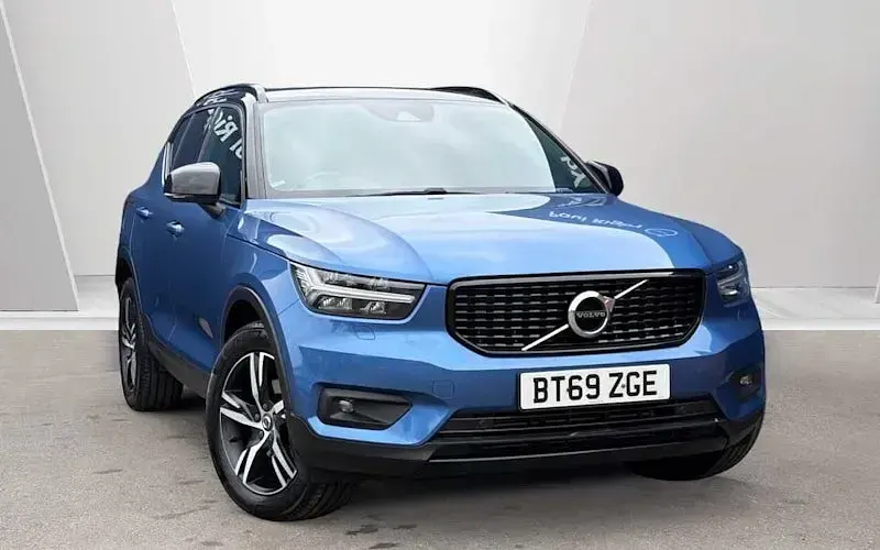 Used Volvo XC40 R-Design 163 HP (119 kW) 2019 SUV