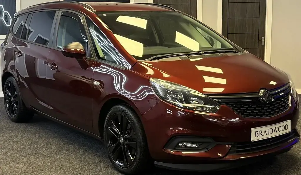 Used Vauxhall Zafira SRi 140 HP (102 kW) 2018 Red MPV