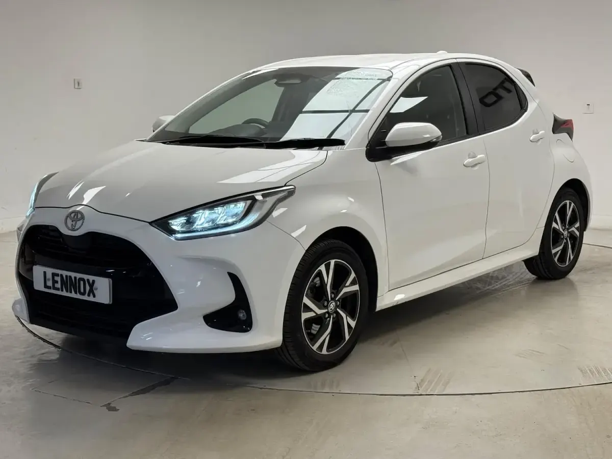 Used Toyota Yaris Hybrid Design 2024 White Hatchback