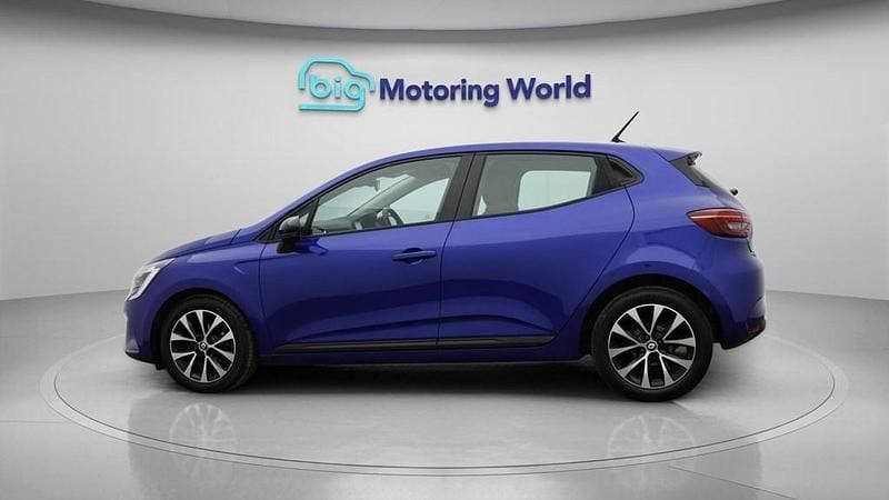 Used Renault Clio V Evolution 90 HP (66 kW) 2023 Blue Hatchback