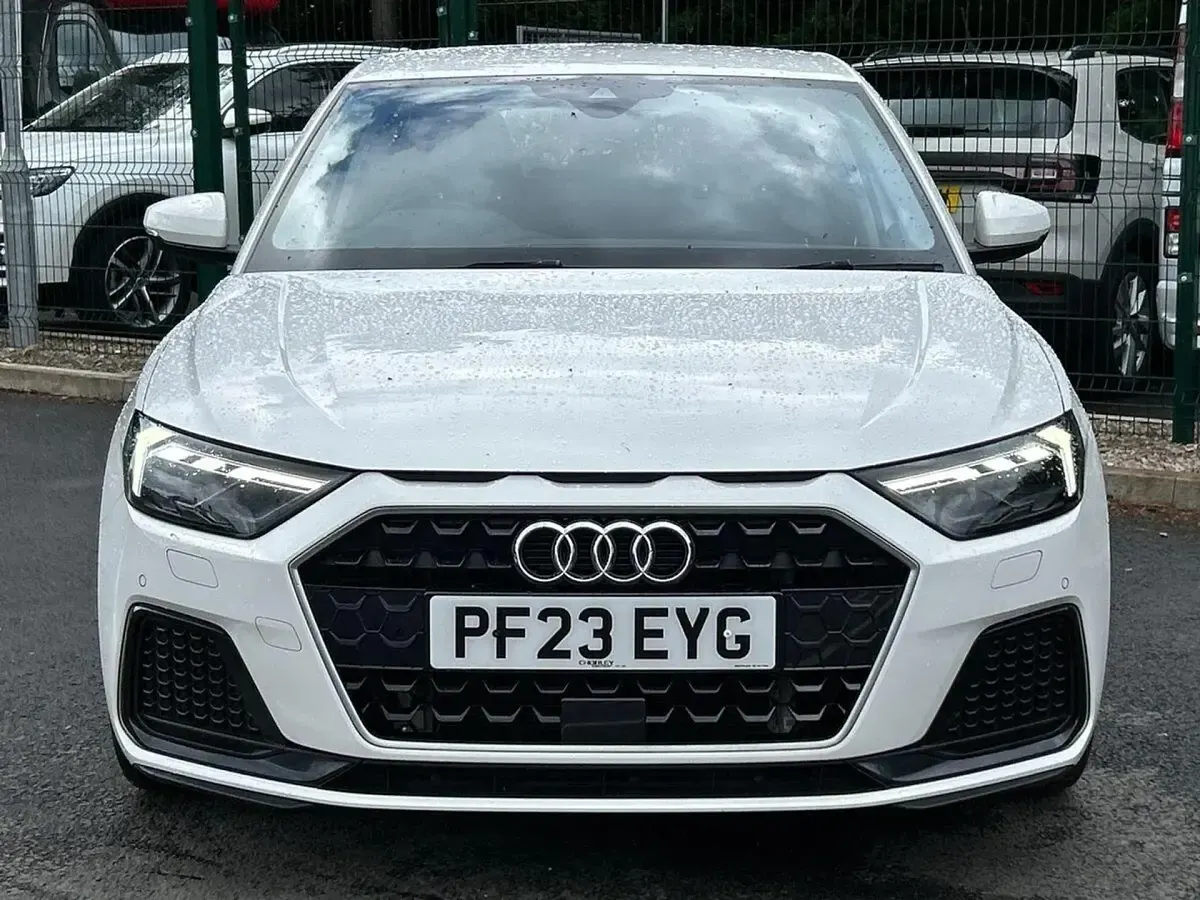 Used Audi A1 Sportback Sport 95 HP (69 kW) 2023 White Hatchback