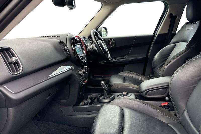 Image 2/4