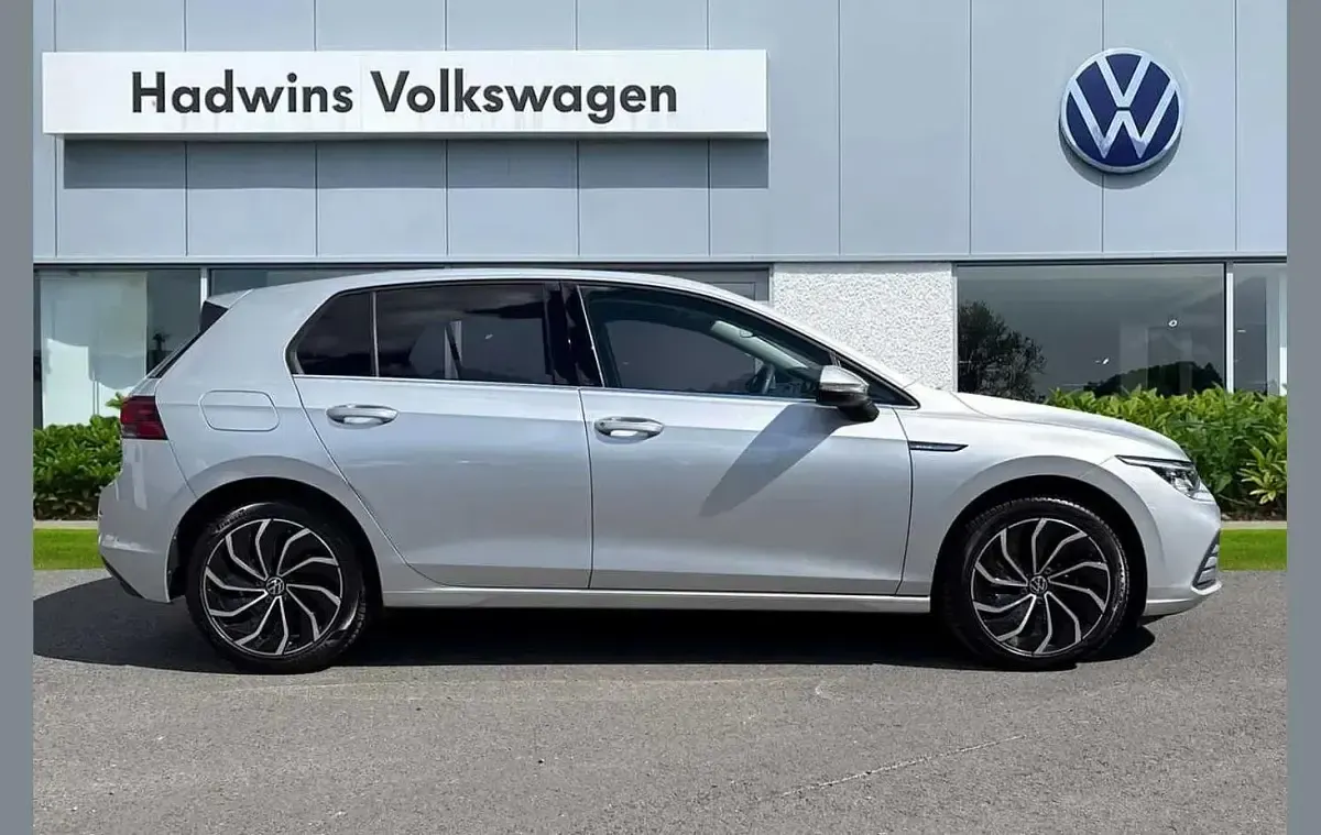 Used VW Golf VIII Edition 147 HP (108 kW) 2023 Silver Hatchback