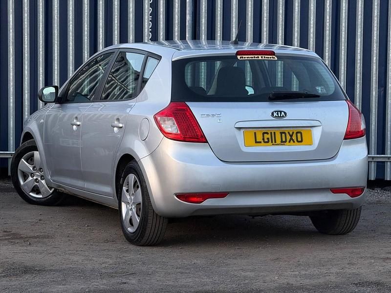 Used Kia Ceed 2011 Silver Hatchback