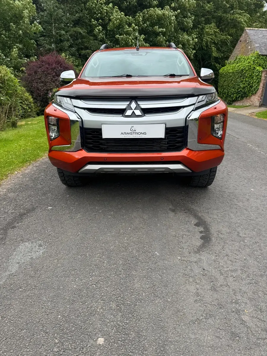 Used Mitsubishi L200 Warrior 150 HP (110 kW) 2021 Orange Pickup