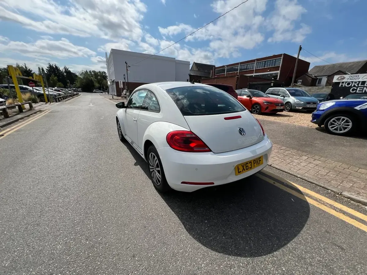 Used VW Beetle 105 HP (77 kW) 2013 White Hatchback