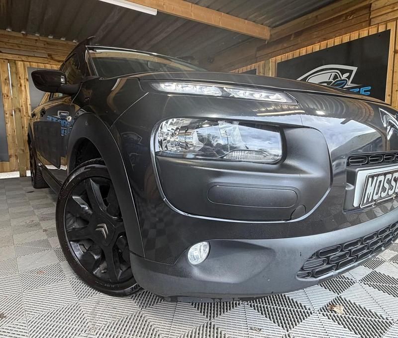 Used Citroën C4 Cactus Flair 2017 Black Hatchback
