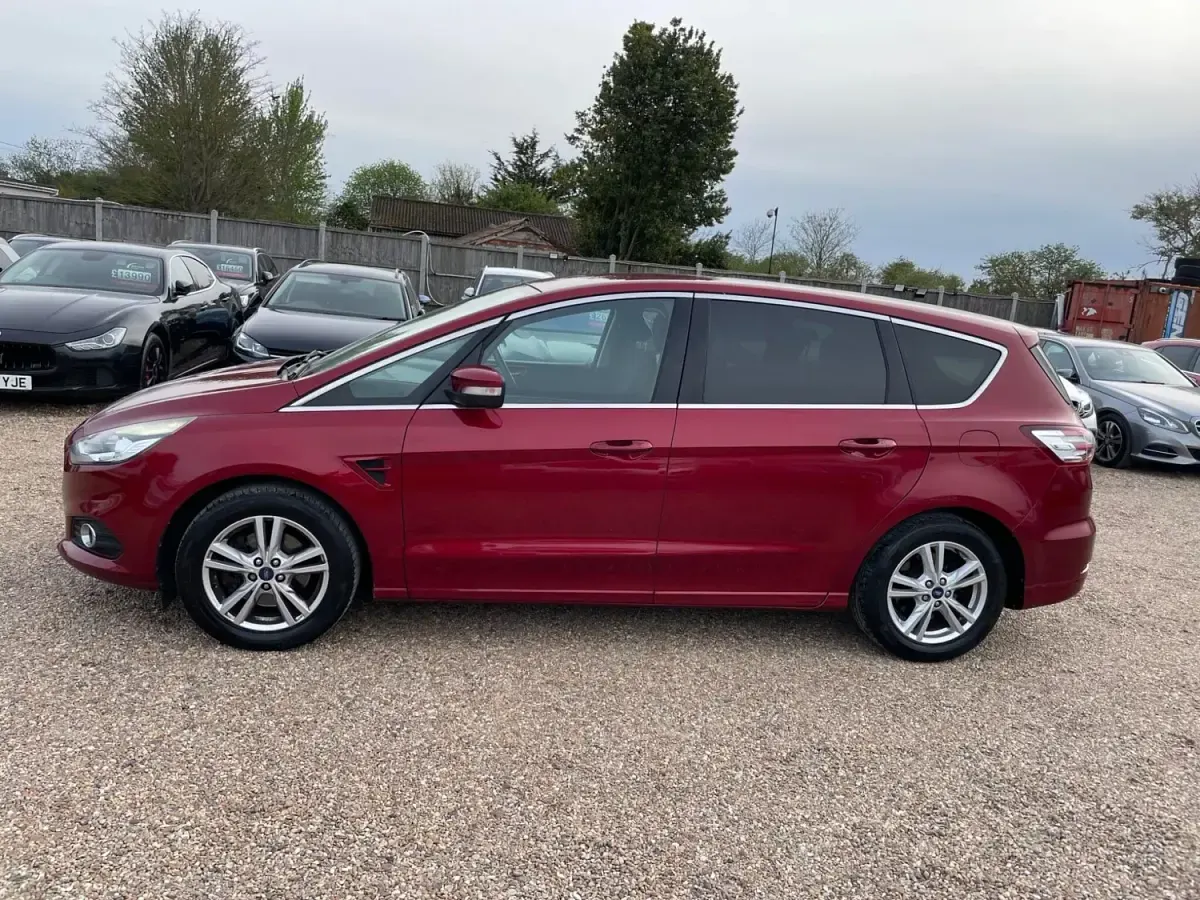 Usado Ford S-MAX Titanium 180 HP (132 kW) 2017 Vermelho Monovolume
