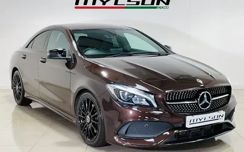 Usado Mercedes CLA220 AMG line 177 HP (130 kW) 2017 Sedan