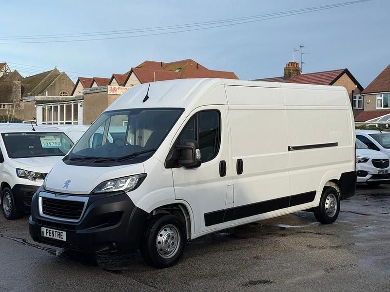 Used Peugeot Boxer 140 HP (102 kW) 2021 White Van